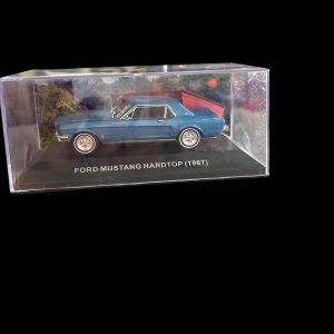 VOITURE FORD MUSTANG HARDTOP 1967