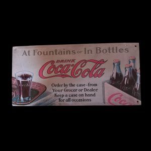 PLAQUE COCA COLA AT FOUNTAINS OR IN BOTTLES